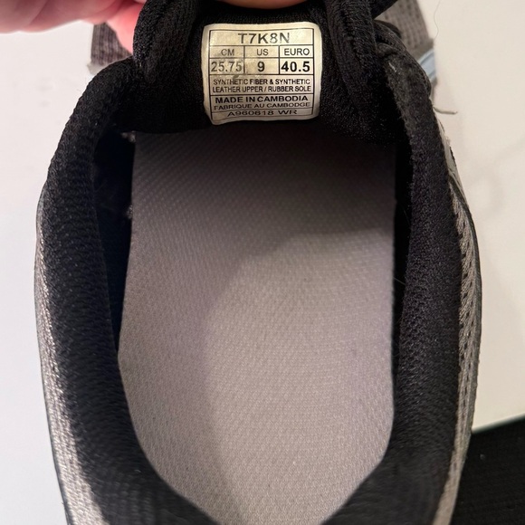 women’s ASIC running shoes model number 17 K8n. sneakers/tennis shoes sz 9 - Picture 7 of 7